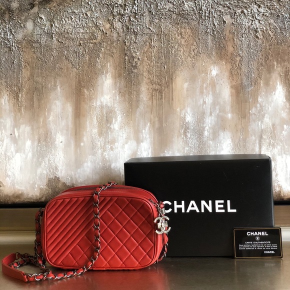 CHANEL Handbags - CHANEL CROSSBODY BAG